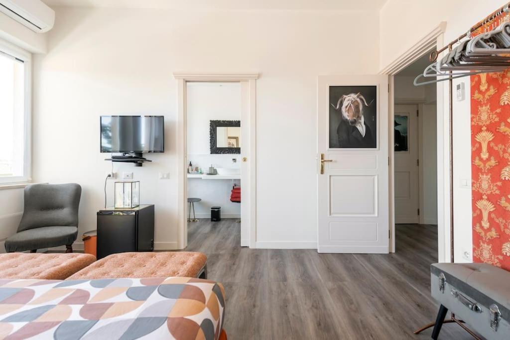 Eleventh Floor Suites Кальяри Экстерьер фото